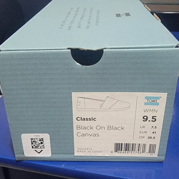 TOMS CLASSIC BLACK ON BLACK CANVAS SHOES - Picture 3 of 4